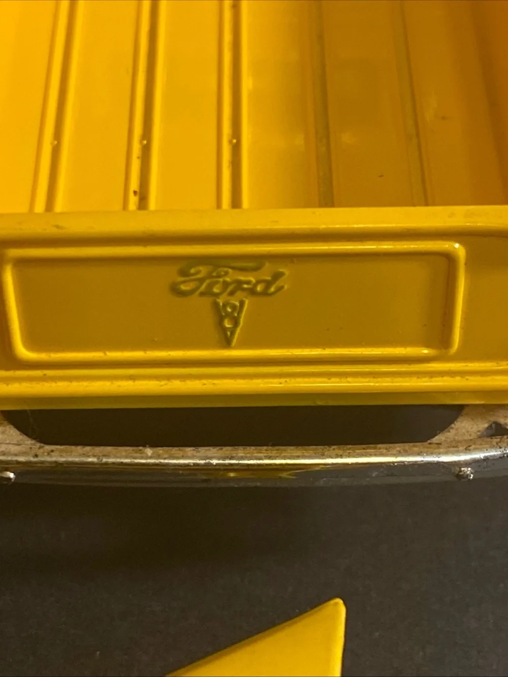 Testors 1/24 Die Cast 1937 Ford‎ Pickup Model Kit Gold Series, Assembled